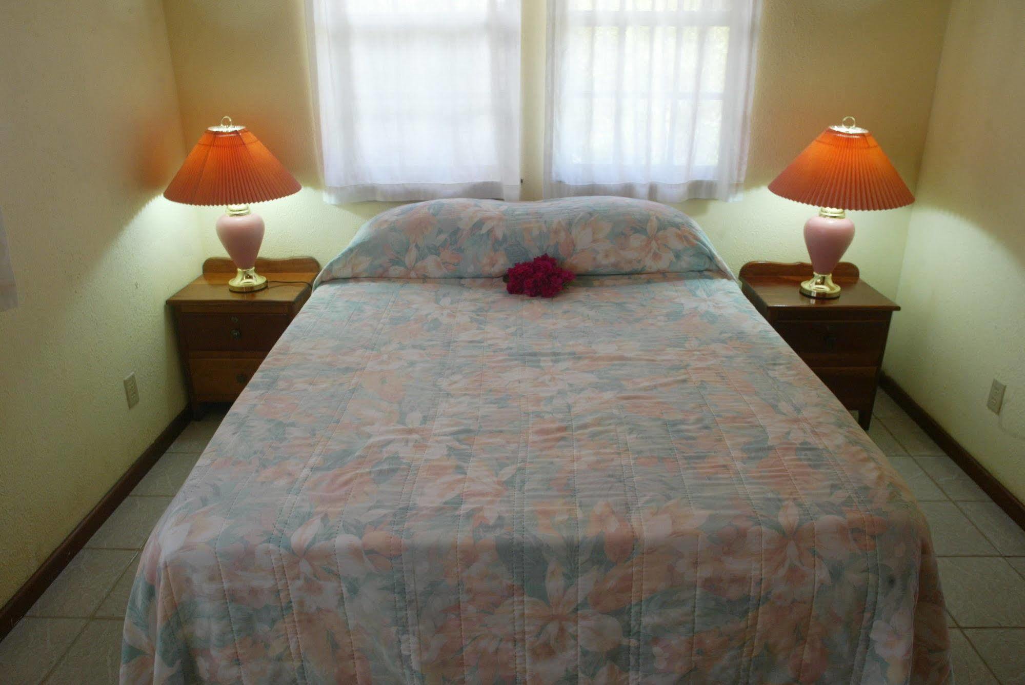 Exotic Caye Beach Resort San Pedro  Exteriör bild