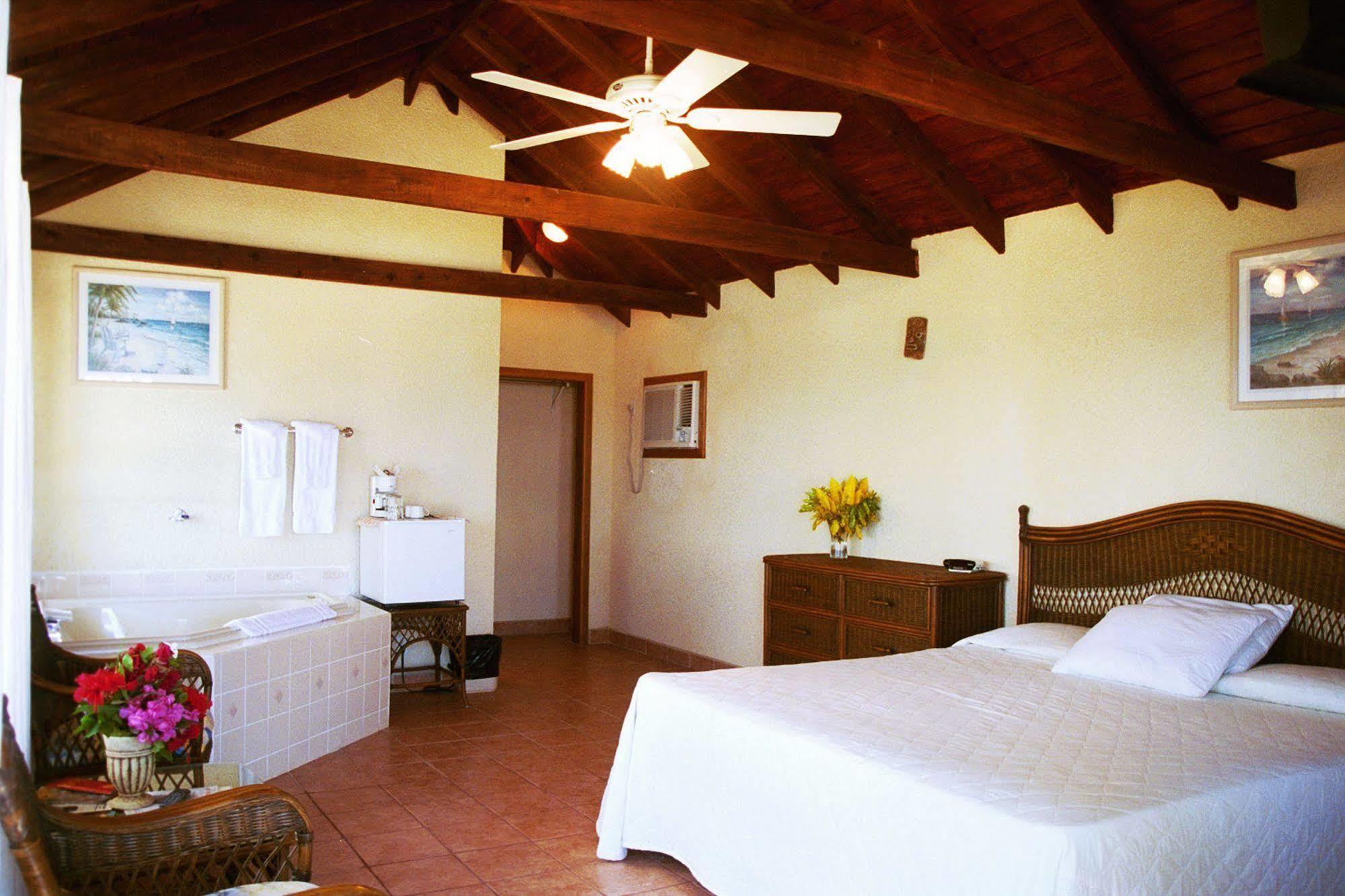 Exotic Caye Beach Resort San Pedro  Exteriör bild